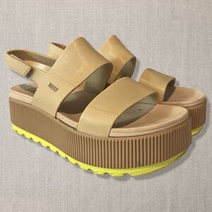 Reef Water Vista Higher Platform Sandals Womens 6 Tan Lug Sole Neon Slingback
